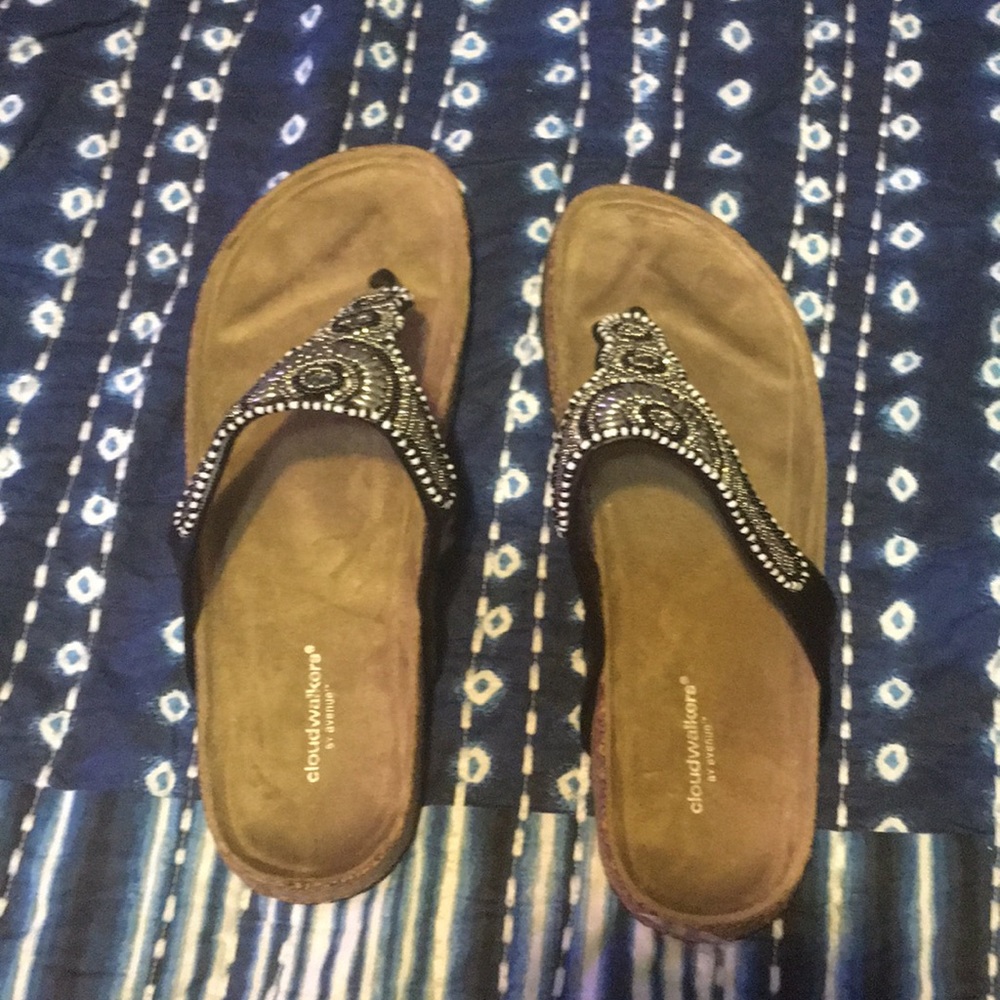Nwot size 12w shoes by cloud walkers avenue